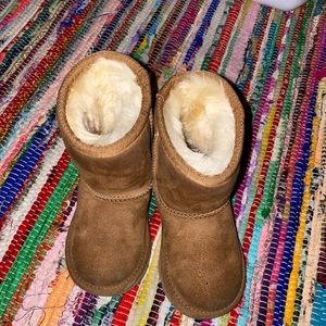 Chestnut toddler UGG boots size 7